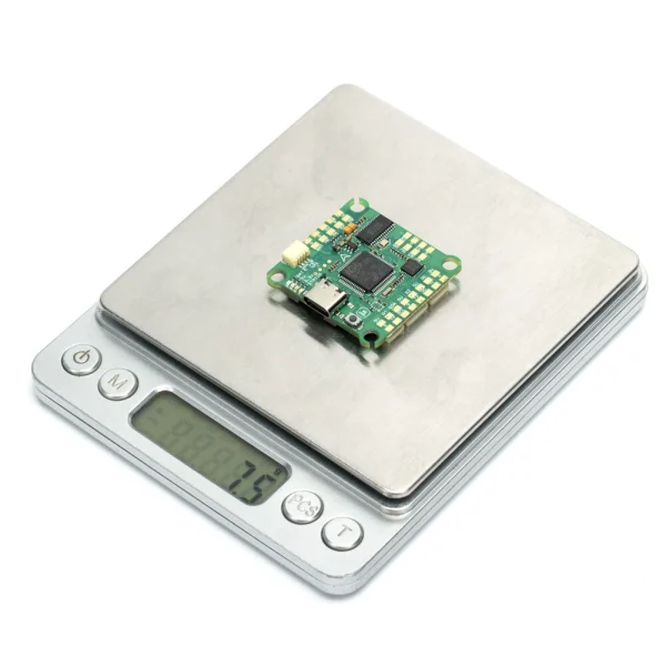 30.5x30.5mm iFlight BLITZ F7 V1.1 OSD Flight Controller 2-6S Bulit-in 5V 9V BEC for Nazgul5 V2 RC Drone FPV Racing - Image 4